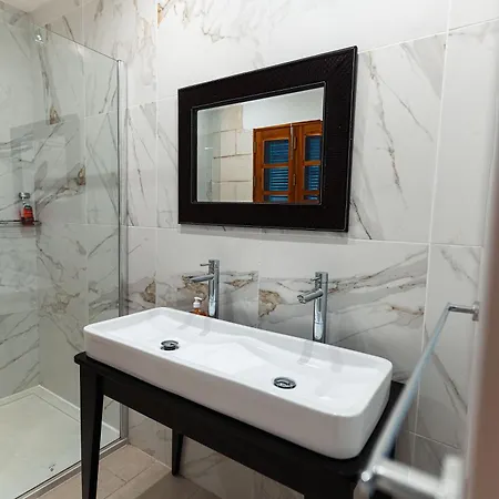 Penthouse 9 At Palazzo Seraphim Boutique Living In St Julians Maison d'hôtes